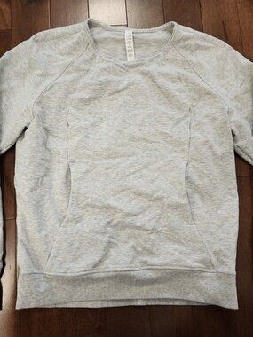 Lululemon women's gray pullover sweatshirt in size 4